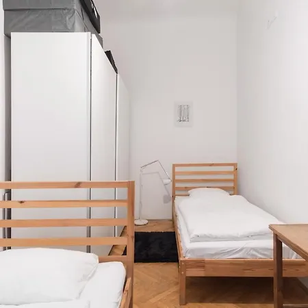 Days - With Chill Zone Right Next To Wenceslas Square براغ