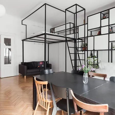 Days - Unique - Old Town Apartment