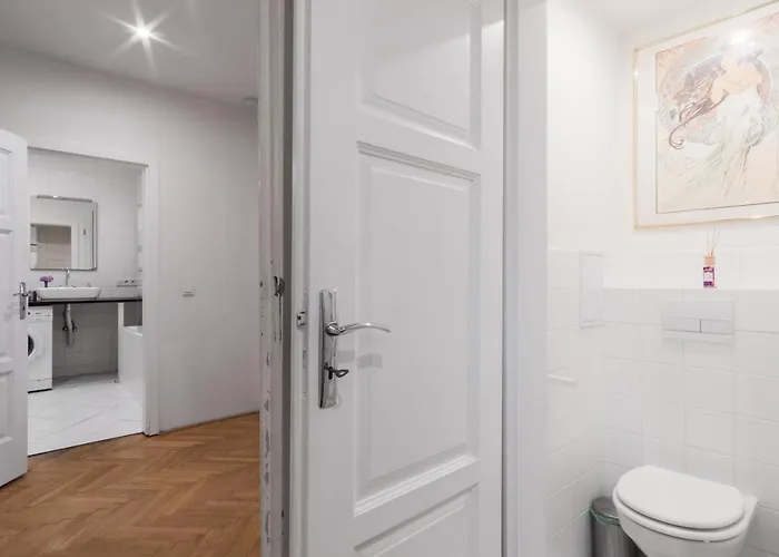 Days - With Chill Zone Right Next To Wenceslas Square *